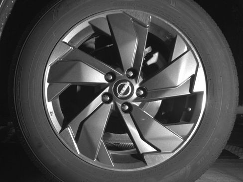 Used 2025 Nissan Rogue SV image 14