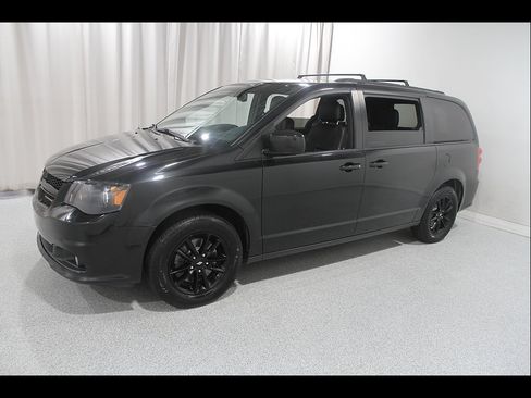 Used 2019 Dodge Grand Caravan GT FWD image 3