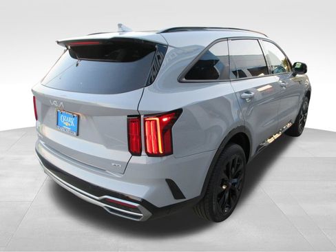 Used 2023 Kia Sorento SX AWD/4WD image 5