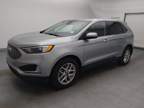 Used 2024 Ford Edge SEL image 2