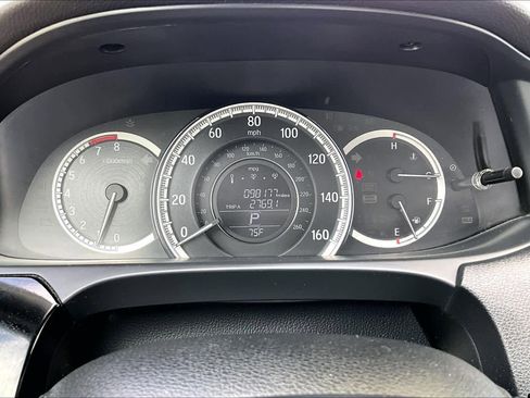 Used 2016 Honda Accord LX image 23