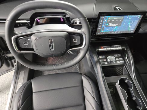 New 2026 Lincoln Nautilus Premier image 15