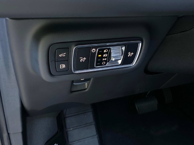 Certified 2025 Lincoln Nautilus Reserve w/ Jet Appearance Package AWD/4WD image 16
