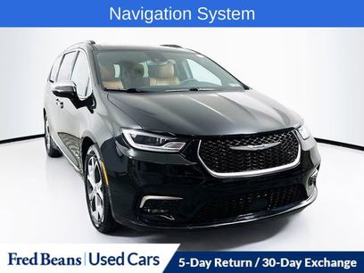 Used 2024 Chrysler Pacifica Pinnacle