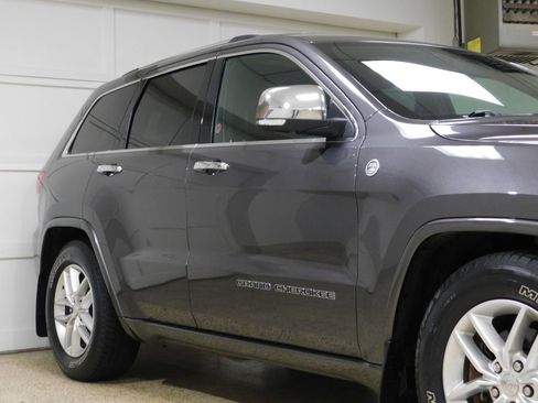 Used 2017 Jeep Grand Cherokee Overland image 11