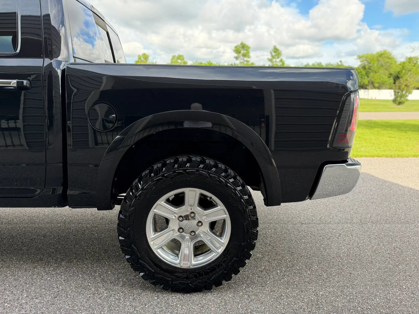 Used 2015 RAM 1500 Laramie Longhorn w/ Convenience Group AWD/4WD image 5