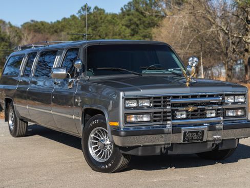 Used 1988 Chevrolet Suburban 2500 image 6