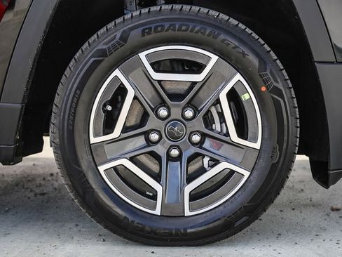 New 2026 Jeep Cherokee Laredo image 11