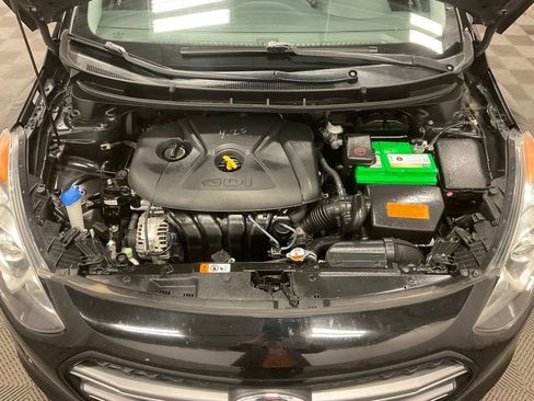 Used 2016 Hyundai Elantra GT FWD image 10