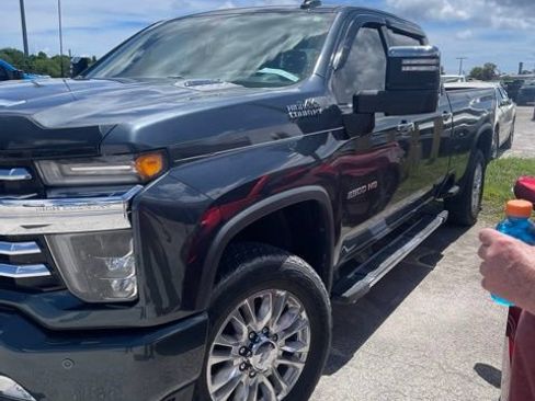 Used 2020 Chevrolet Silverado 2500 High Country w/ Technology Package AWD/4WD image 2