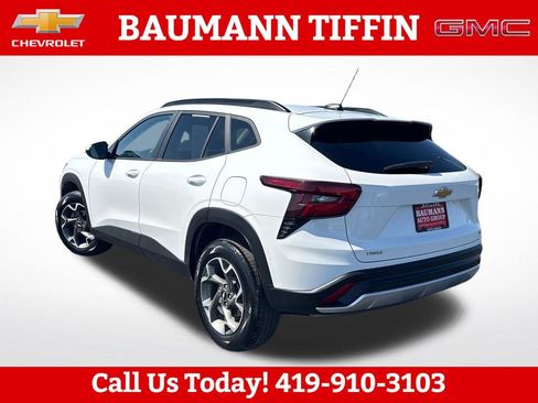 Used 2025 Chevrolet Trax LT FWD image 5