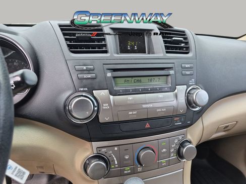 Used 2012 Toyota Highlander FWD image 17