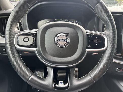 Used 2018 Volvo XC60 T6 R-Design w/ Convenience Package AWD/4WD image 11