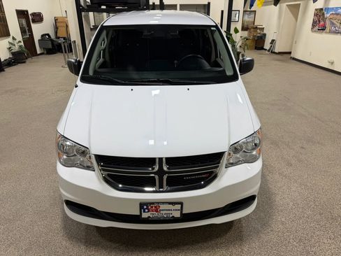 Used 2019 Dodge Grand Caravan SE FWD image 11