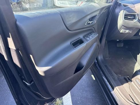 Used 2023 Chevrolet Equinox LT AWD/4WD image 12