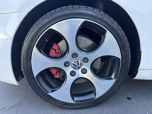 Used 2012 Volkswagen Golf 4-Door FWD image 19