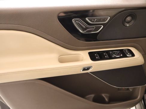 Used 2023 Lincoln Aviator Reserve w/ Equipment Group 201A RWD image 18