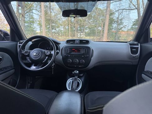 Used 2014 Kia Soul + image 16