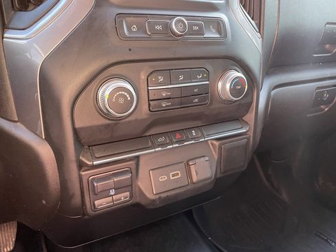 Used 2021 GMC Sierra 2500 4x4 Crew Cab w/ Convenience Package image 17