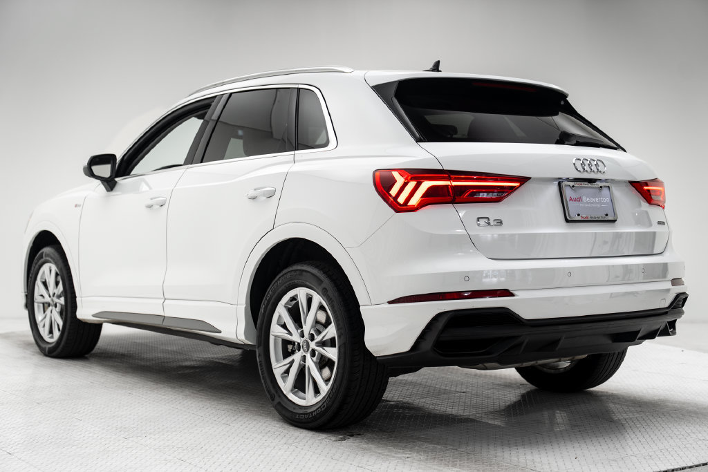 Used 2023 Audi Q3 2.0T Premium Plus w/ Premium Plus Package AWD/4WD image 3