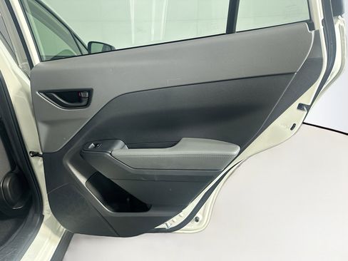 Used 2025 Subaru Crosstrek 2.0i Premium image 30