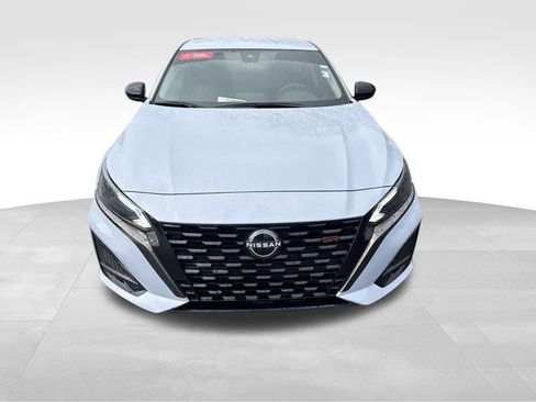Used 2023 Nissan Altima 2.5 SR image 9