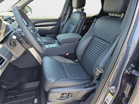 New 2025 Land Rover Discovery Dynamic SE AWD/4WD image 15