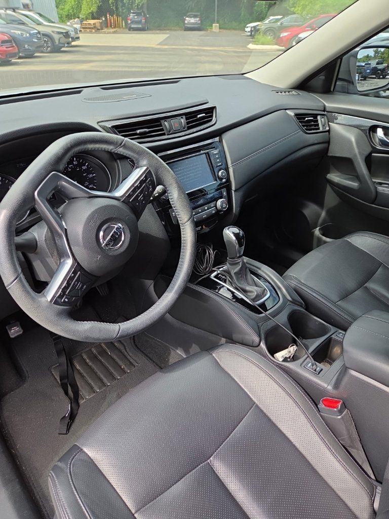 Used 2018 Nissan Rogue SL FWD image 6