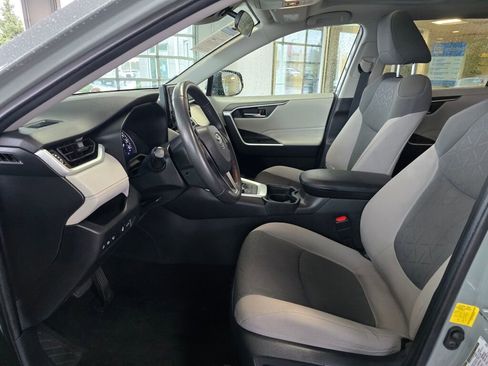 Used 2021 Toyota RAV4 XLE image 22