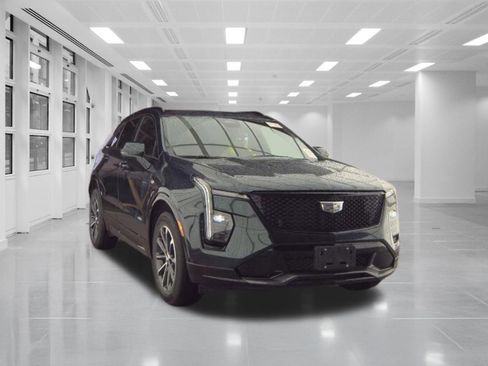 Used 2024 Cadillac XT4 Sport w/ Active Safety Package AWD/4WD image 4