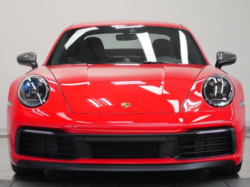 Used 2024 Porsche 911 Carrera image 4