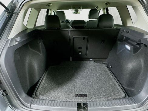 Used 2024 Volkswagen Taos SE w/ Black Wheel Package image 27