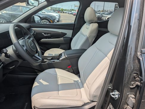 Used 2025 Hyundai Santa Cruz SEL AWD/4WD image 10