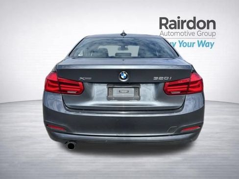 Used 2018 BMW 320i xDrive Sedan AWD/4WD image 6