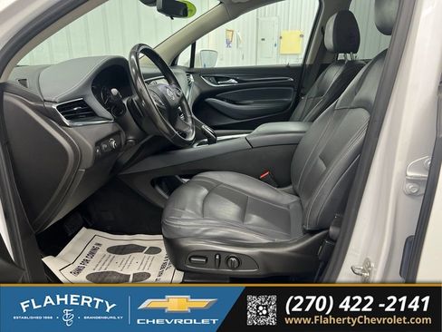 Used 2018 Buick Enclave Premium w/ LPO, Hit The Road Package AWD/4WD image 9