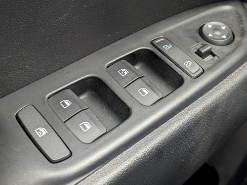 Certified 2025 Hyundai Venue Limited image 21