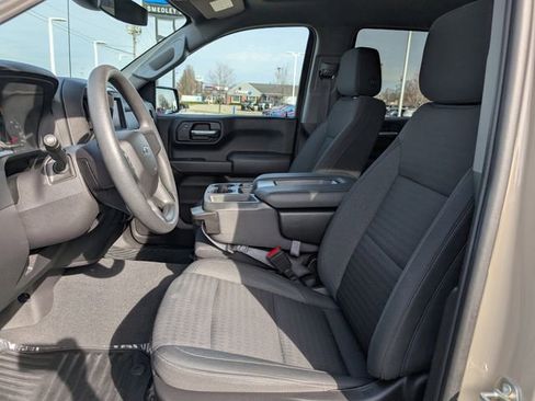 Used 2023 Chevrolet Silverado 1500 Custom Trail Boss w/ LPO, Dark Essentials Package image 9