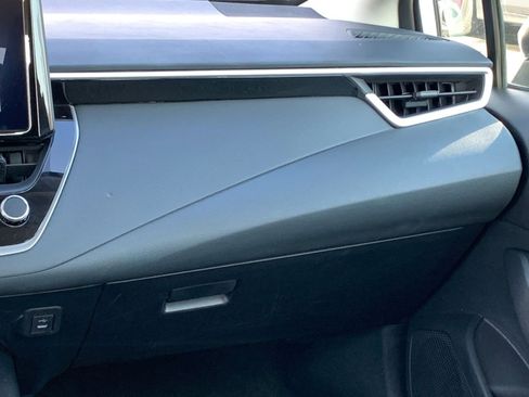 Used 2025 Toyota Corolla LE image 33