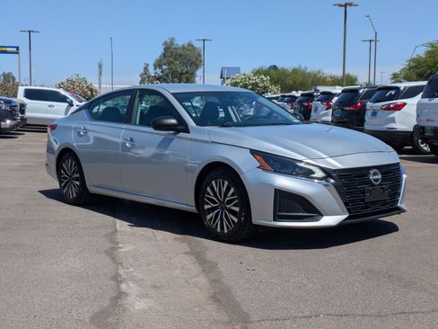 Used 2024 Nissan Altima 2.5 SV FWD image 7