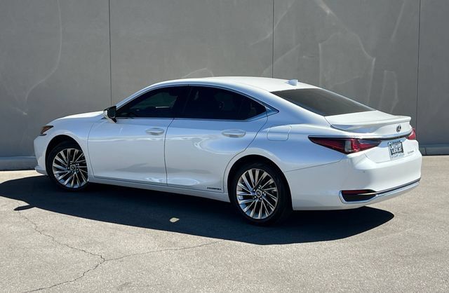 Used 2021 Lexus ES 300h w/ Accessory Package FWD image 6