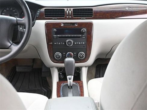 Used 2011 Chevrolet Impala LS image 25