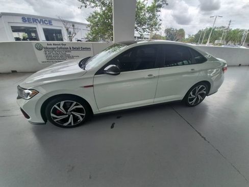 Used 2023 Volkswagen Jetta GLI Autobahn FWD image 3