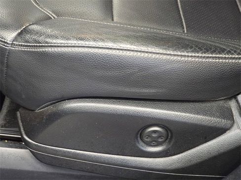 Used 2015 Mercedes-Benz ML 350 4MATIC image 32
