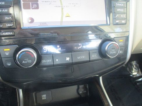 Used 2015 Nissan Altima 2.5 SL w/ Technology Package image 31