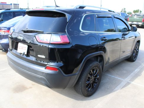 Used 2020 Jeep Cherokee Latitude Plus FWD image 10
