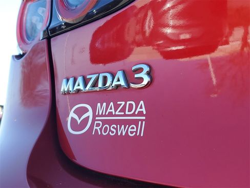 Used 2019 MAZDA MAZDA3 Hatchback w/ Preferred Package image 9