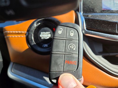 Used 2025 Jeep Compass Limited AWD/4WD image 16