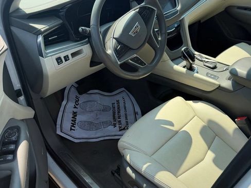 Used 2018 Cadillac XT5 Luxury w/ Driver Awareness Package AWD/4WD image 7