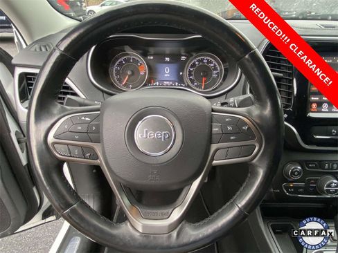 Used 2019 Jeep Cherokee Limited image 18