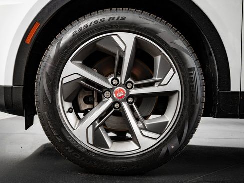 Used 2022 Jaguar E-PACE SE image 12